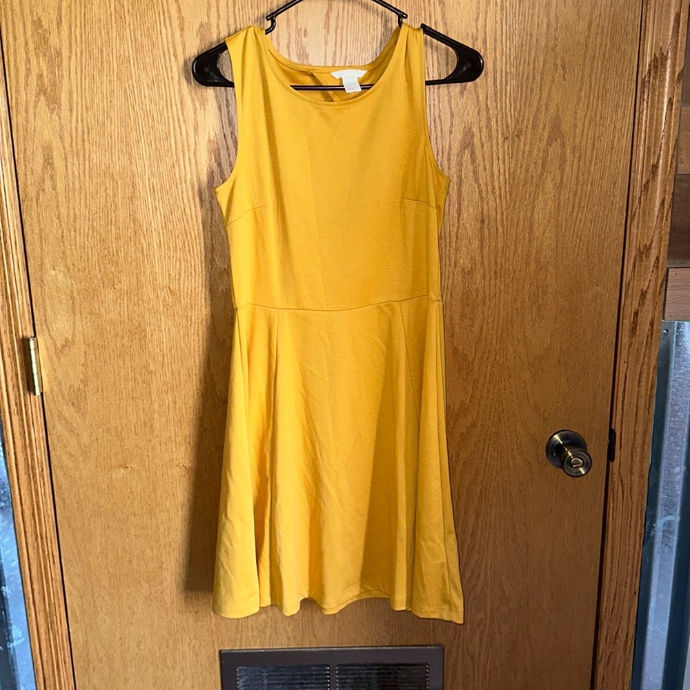 H & M Dress. Size Medium.